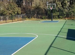 2422 Brenner Ct, Roseville, MN 55113