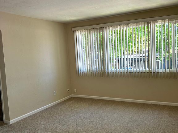 5th image of 445 Waverley St #445