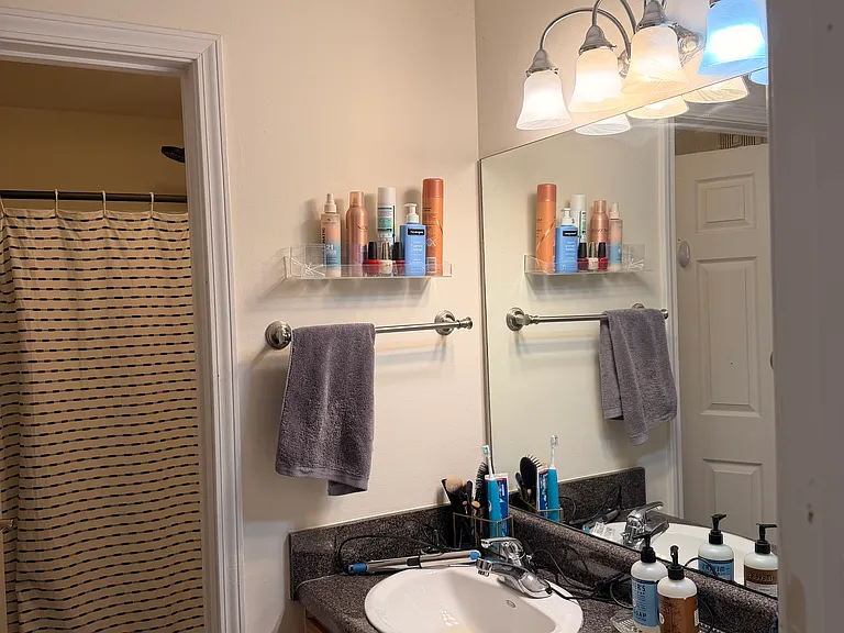 1517 Laurel Ave #207 — Photo 6