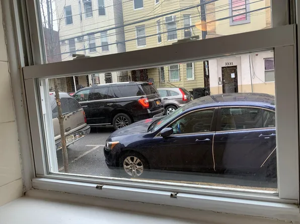 3326 Palisade Avenue image 8 of 12