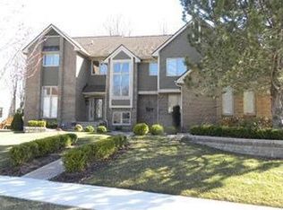 901 Coldspring Dr, Northville, MI