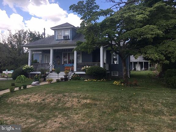 3rd image of 112 N West Ave