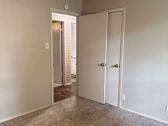 4th image of 402 Arkansas St
