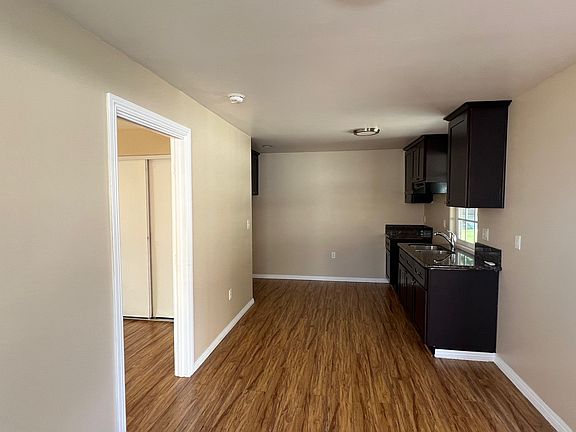 4th image of 14402 Astoria St