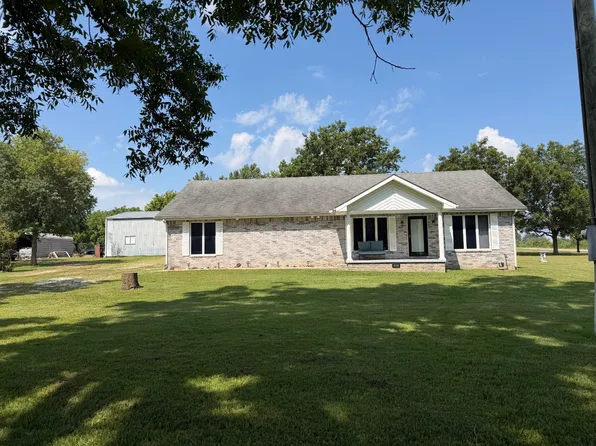 3110 N 3rd St, Chetopa, KS 67336
