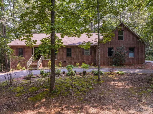 5990 Crescent Dr, Claremont, NC 28610
