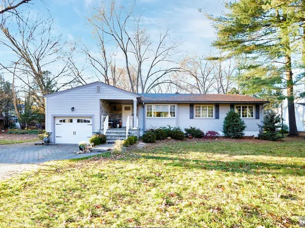 100 Pittis Ave, Allendale, NJ 07401