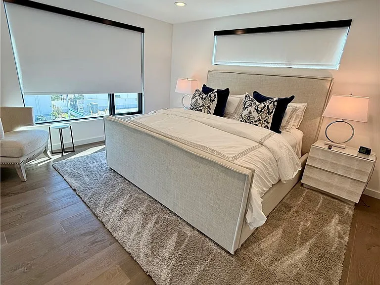 116 W Channel Islands Blvd — Photo 41