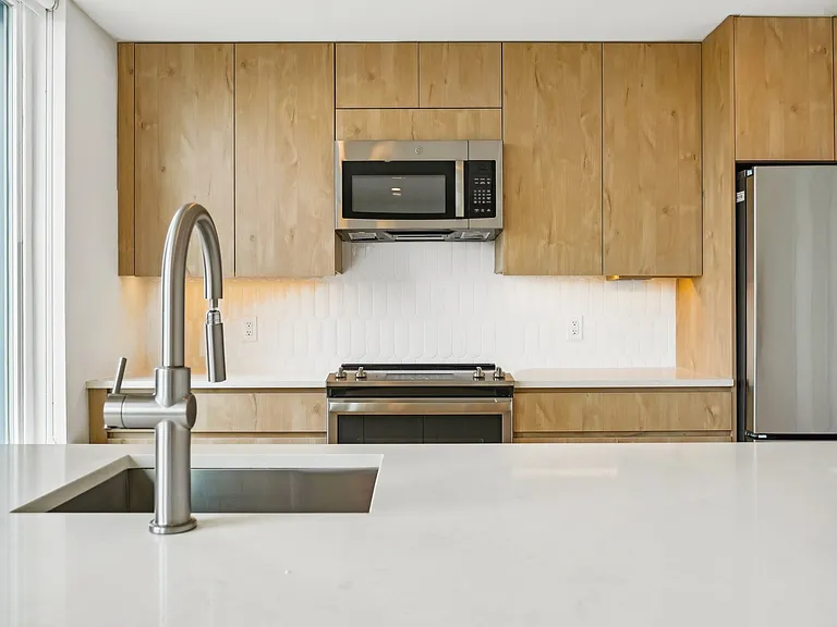 41 West 25th — Photo 8