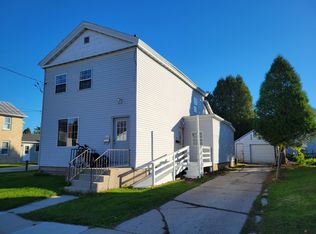 731 S 15th St, Manitowoc, WI 54220