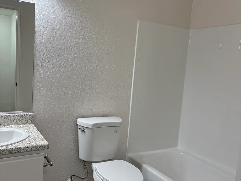 1321 Peckham St #8 — Photo 21