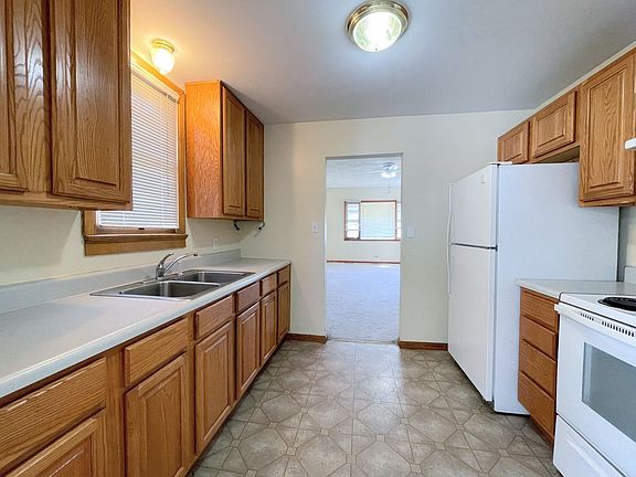 5th image of 1102 E 6th Ave