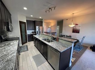 36 Dennis Lindsay Rd, Winnipeg, MB R3W0G2