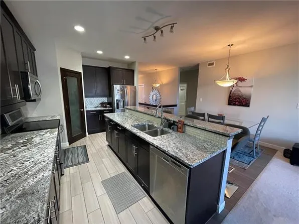 36 Dennis Lindsay Rd, Winnipeg, MB R3W 0G2