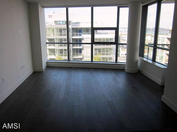 2nd image of 420 Mission Bay Blvd N #601