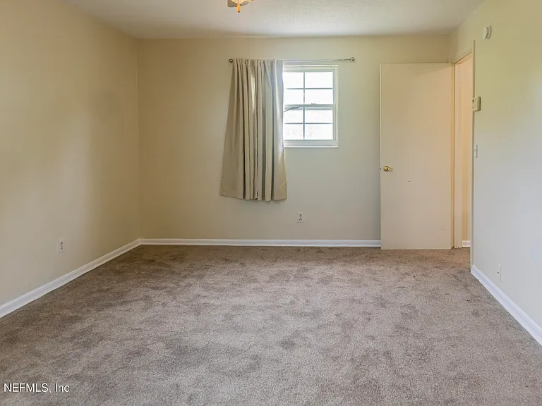 5039 Winchester Dr S — Photo 7