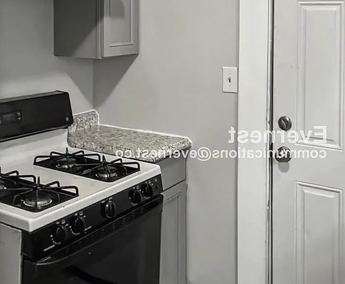 1093 Georgia Ave #1 — Photo 7