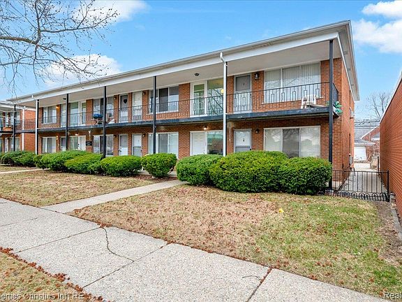 2nd image of 20231 Kelly Rd