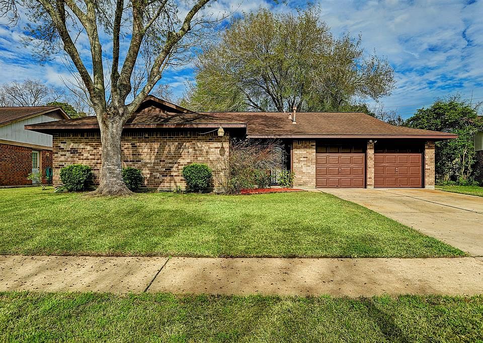 1st image of 2912 Shady Creek Dr