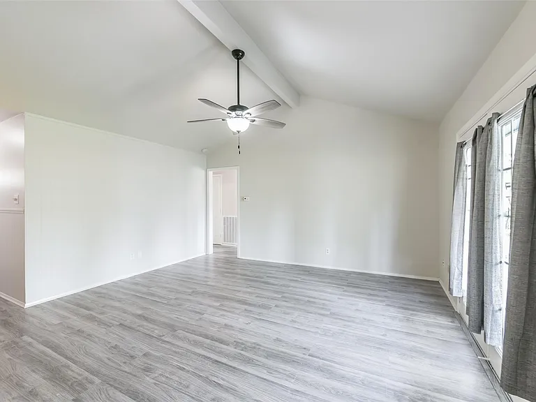 5514 Vickita Dr — Photo 10
