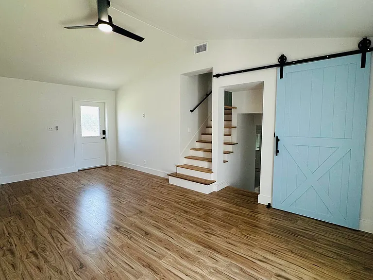 214 SW 4th St — Photo 16