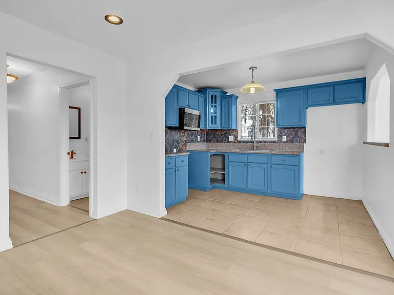 1672 N Soto St — Photo 18