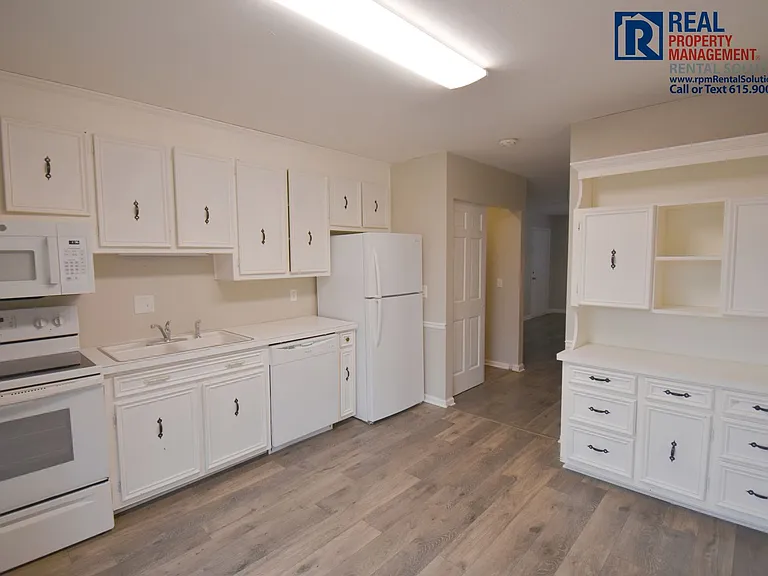 1003 W Clark Blvd — Photo 8