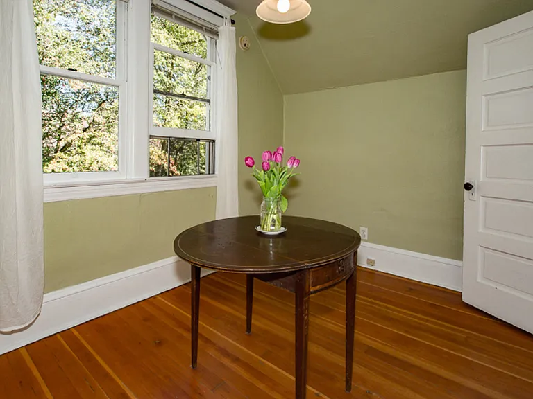 1618 E Mercer St #1/2 — Photo 3
