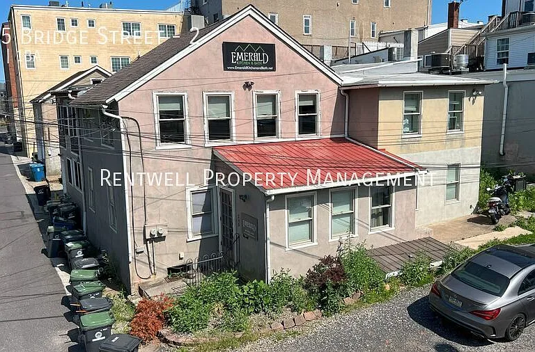 245 Bridge St #2 — Photo 1