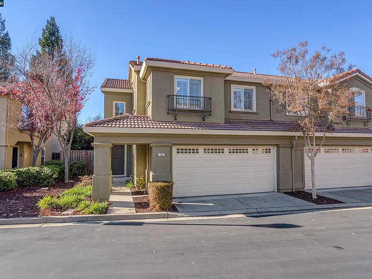 135 Coralflower Ln — Photo 2