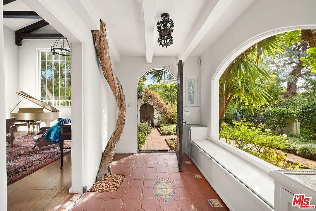 Building Photo - 311 Amalfi Dr