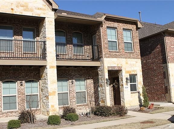 2nd image of 1476 Arapaho Dr