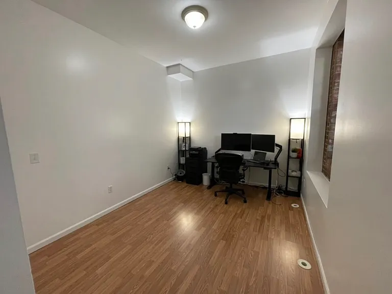 525 Maple Ave #7 — Photo 15