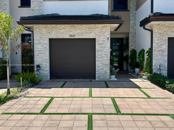 9072 NW 158th St, Miami Lakes, FL 33018