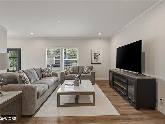 3rd image of 450 Federal Ferry Cir