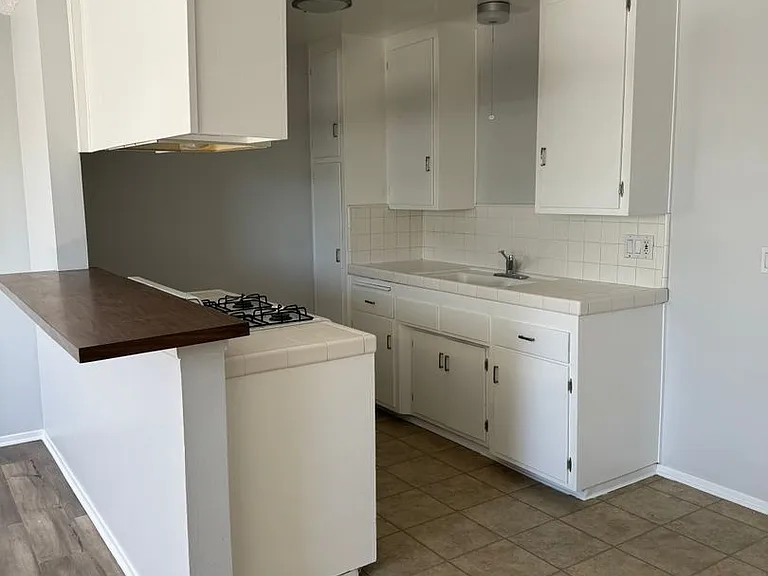 1422 Madrid Ave — Photo 3