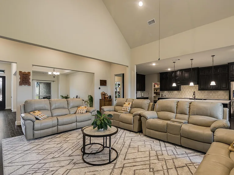 612 Ambergate Dr — Photo 12