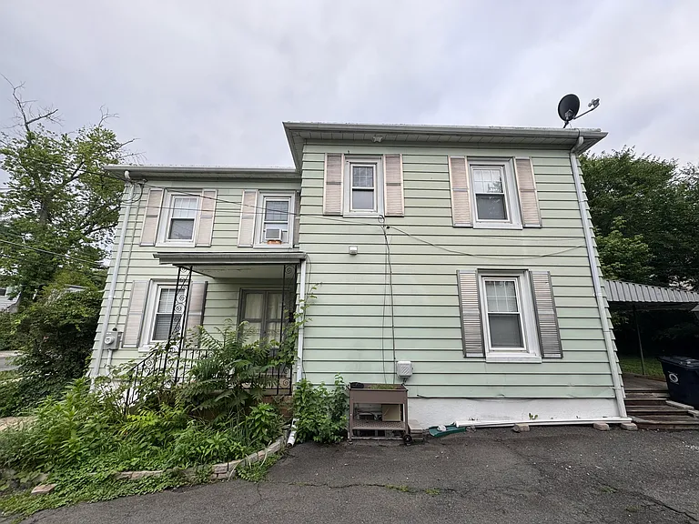 218 Birch Ave — Photo 1