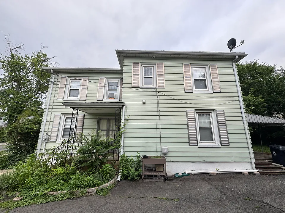 218 Birch Ave