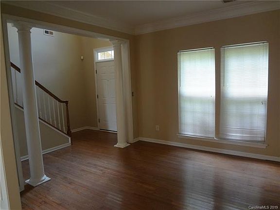 4th image of 103 Meadow Pond Ln