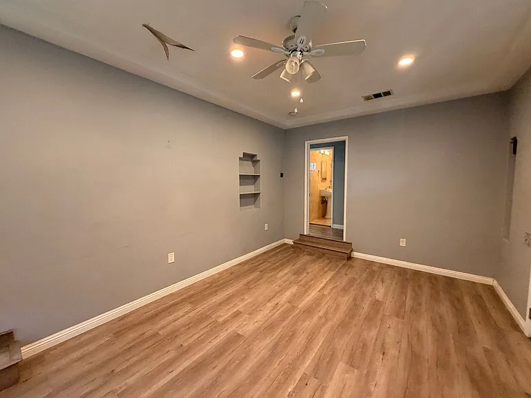 586 E Fairview Blvd — Photo 4