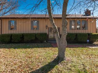 226 Winthrop Dr, Belleville, IL 62221