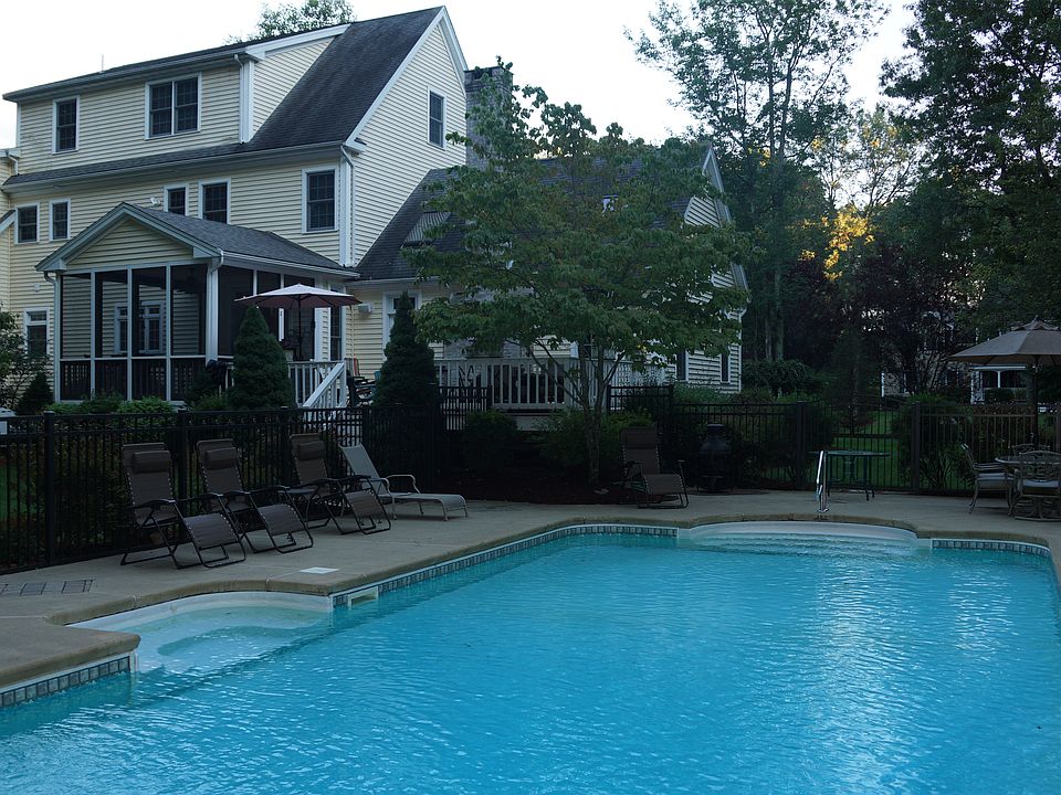 2nd image of 20 Broad Acres Farm Rd