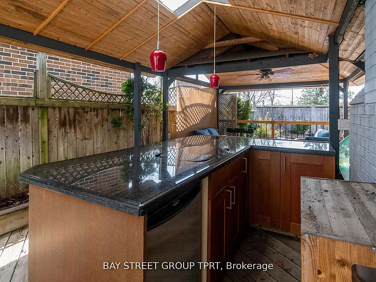 6 Blackthorn Ln — Photo 24