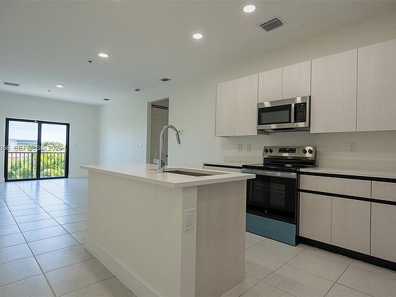 4th image of 8001 NW 41st St #312