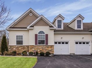 119 Cypress Pointe Ct, Medford, NY 11763