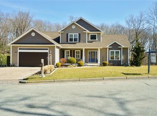 4 Lennon Rd, Lincoln, RI 02865
