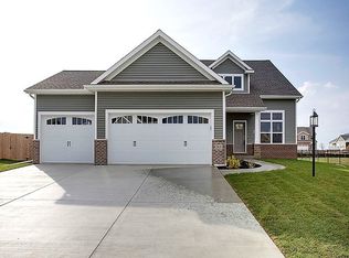 303 Potomac Ave, Savoy, IL
