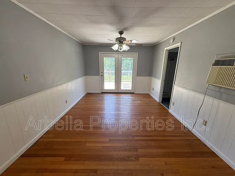 2239 Buckingham Rd — Photo 7