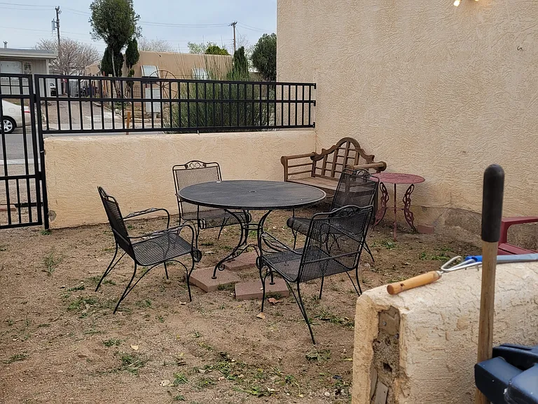 Backyard and private yard - 223